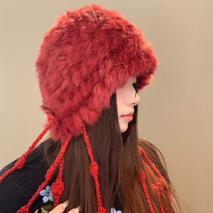Gorro de Punto Cálido de Invierno para Mujer con Borlas de Piel de Conejo Genuina, Orejeras y Efecto Adelgazante en el Rostro, Colores Rojo, Beige, Marrón y Blanco - Product Image 3
