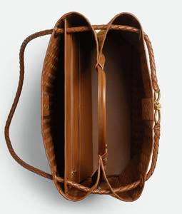 Sac à main Bottega BV Small Andiamo en cuir Intrecciato souple avec détail de nœud signature et bandoulière coulissante Veneta - Product Image 2