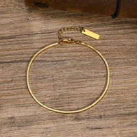 Bracelet minimaliste personnalisable en acier inoxydable plaqué or 18 carats avec motif serpent carré pour hommes et femmes bijoux tendance