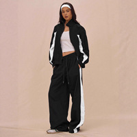 Ensemble tendance décontracté pour femme : veste zippée à rayures color block et pantalon à lacets