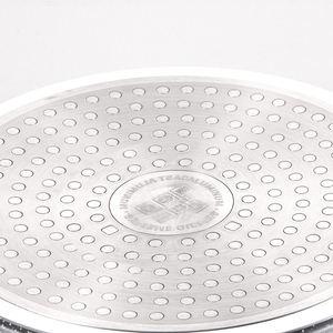 <span class=keywords><strong>Wok</strong></span> Grande para Saltear RAF R.5439 de 28 cm con Interior Fácil de Limpiar, Base de Calentamiento Uniforme y Mango Largo con Aspecto de Madera para Cocinar Diariamente - Product Image 5