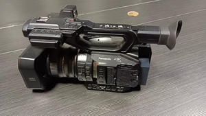 Горячая распродажа: видеокамера Panasonic AG-UX90 4K для свадеб, 20-кратный оптический зум, <span class=keywords><strong>3</strong></span>,5-дюймовый сенсорный экран - Product Image 2