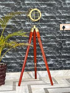 โคมไฟตั้งพื้นแบบสามขาทำจากไม้งานฝีมือดีไซน์ใหม่สไตล์โบราณสัญญาณทางทะเลไฟสปอตไลท์ที่ดีที่สุดพร้อมหลอดไฟโลหะ - Product Image 3