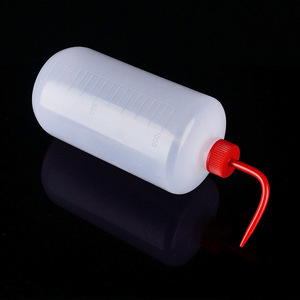 Botella de limpieza médica de 500 ml con tapa curva del fabricante, botella de limpieza de plástico con tapa roja para suculentas y plantas. - Product Image 1