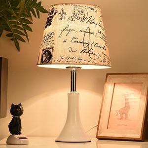 Lampe de bureau LED moderne et minimaliste à économie d'énergie avec télécommande, veilleuse à capteur, style britannique, lampe de chevet pour l'étude - Product Image 4