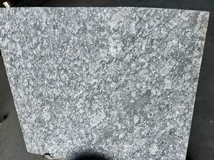 Dalle de granit flambé noir majestueux Tuile polie de conception moderne pour la décoration intérieure et extérieure de cuisine populaire en Inde - Product Image 4