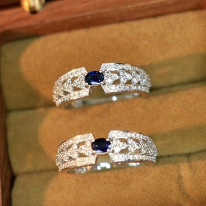 Anello con Gemma Blu dal Design Elegante per Donne - Product Image 1