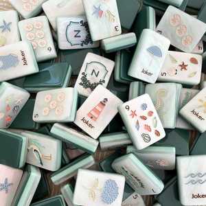Juego de Mahjong Americano de Lujo Green Coast Sands, Portátil, Grabado en Acrílico, Duradero, para Reuniones Familiares y Sociales, <span class=keywords><strong>Fengcai</strong></span> - Product Image 1