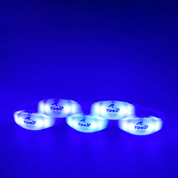 Bracelet lumineux en silicone souple avec logo imprimé par sublimation personnalisé, télécommande LED, bracelet promotionnel en caoutchouc