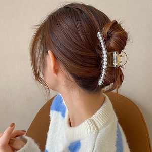 MIO Vente en gros Barrette pour femmes Épingles à cheveux en métal Griffe Large Gold Designer Pinces à cheveux simples pour cheveux longs et épais - Product Image 5