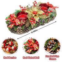 Décoration de table de Noël avec bougie, cône de pin, baies rouges, poinsettia, verdure artificielle, décoration de maison pour les fêtes