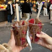 Tasses de chocolat recouvertes de fraises imprimées personnalisées Tasse de gâteries chocofruits à emporter Snacks Dessert Parfait Gobelets en plastique avec couvercles