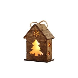 Decorazione natalizia a forma di casetta in legno luminosa, ornamenti pendenti in legno che si vendono bene oltre confine. - Product Image 5