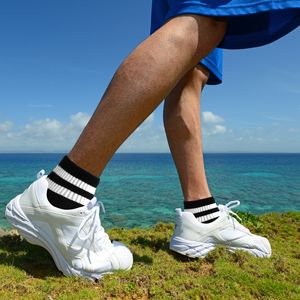 Ademend, antibacterieel, eenvoudig en modieus, effen gestreepte cadeausets, casual katoenen sokken voor heren en dames - Product Image 5