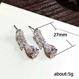 Boucles d'oreilles pendantes en zircon en forme de feuille pour femmes, bijoux élégants et longs à la mode - Product Image 5
