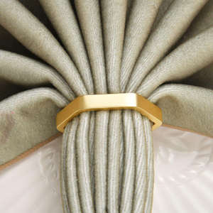 Anneaux de serviette hexagonaux luxueux, décoration de table à manger de style occidental minimaliste en or, thème créatif pour des ambiances esthétiques - Product Image 4
