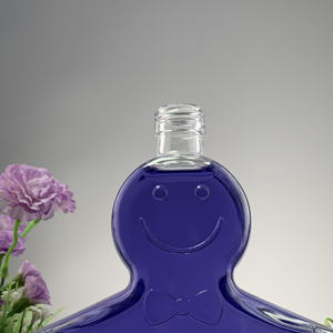 Haute qualité 750ml <span class=keywords><strong>pain</strong></span> <span class=keywords><strong>d</strong></span>'épice homme en forme de Bourbon verre <span class=keywords><strong>liqueur</strong></span> esprit bouteille pour <span class=keywords><strong>liqueur</strong></span> Vodka Gin pour noël en gros - Product Image 5