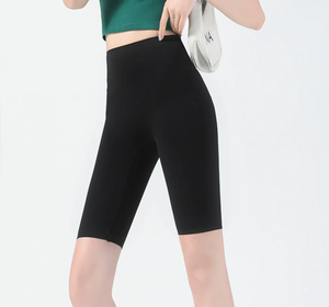 Pantaloncini Barbi multicolor al ginocchio, elasticizzati e slim, perfetti per esaltare la figura - Product Image 1