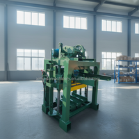 Machine à briques compacte QT4-40 pour la fabrication manuelle de blocs creux en béton et cendres volantes avec boîte de vitesses et roulement pour les startups