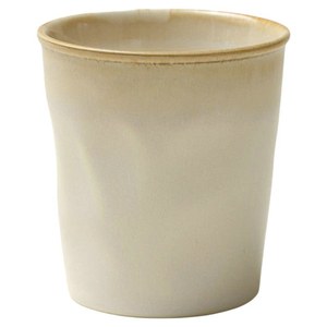 Taza de cerámica hecha a mano con acabado mate y diseño minimalista para uso en hoteles y restaurantes. - Product Image 5