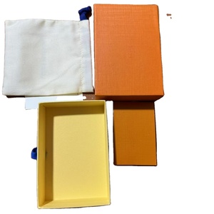 <span class=keywords><strong>Cintura</strong></span> di Lusso in Pelle di Vacchetta con Fibbia in Lega Reversibile a Stampa Floreale per Uomo e <span class=keywords><strong>Donna</strong></span> - Moda di Alta Gamma all'Ingrosso - Product Image 5