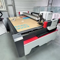 CNC-Vibrationsmesser-Schneidemaschine für Sofastoffe, Bekleidung und Faserstoffe