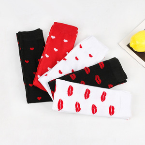 Vente en gros <span class=keywords><strong>de</strong></span> bas <span class=keywords><strong>de</strong></span> cuisse drôles à motif <span class=keywords><strong>de</strong></span> cœur pour femmes Costume <span class=keywords><strong>de</strong></span> Cosplay pour la Saint-Valentin Chaussettes hautes d'amour au genou - Product Image 4