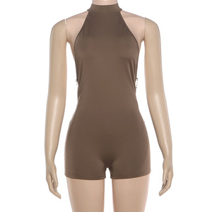 Mono de mujer de primavera, nuevo, a la moda y sexy, con espalda descubierta, cuentas, corte ajustado en la cintura y cuello halter. - Product Image 6