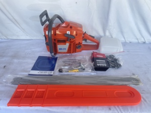 Tronçonneuse professionnelle HUS272 72cc à essence, durable, pour la coupe du bois en foresterie - Product Image 2