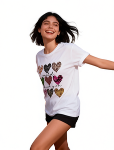 T-shirt da donna con stampa a cuore per San Valentino, casual, a maniche corte, girocollo, 100% cotone jersey, primavera estate - Product Image 1