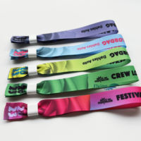 Bracelets en tissu de festival personnalisés en usine bracelet en tissu brodé tissé jacquard bracelet en textile d'événement avec fermoir