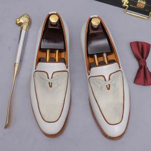 Zapatos de Vestir de Tres Piezas con Puntera Redonda, Cordones y Resistentes al Agua para Hombre, de Cuero Vacuno Liso, Punta Redonda Pequeña, Formales, de Negocios, de Cuero Genuino, Hechos a Mano - Product Image 4