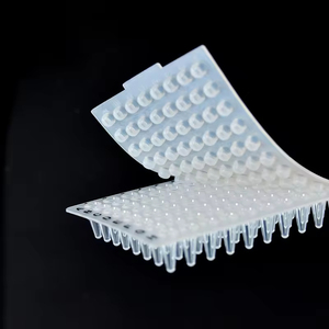 Couverture en silicone pour plaque PCR à 96 puits – Protection de microplaques de laboratoire - Product Image 2