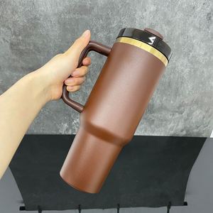 Vaso Térmico Dorado de Chocolate de 30oz y 40oz con Tapa y Popote, Vaso Térmico Dorado de Chocolate de 40oz para Grabado Láser - Product Image 4
