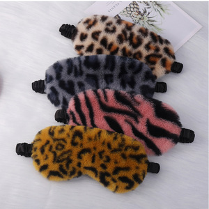 Masque de sommeil en peluche doux et respirant, cache-yeux occultant mignon et moelleux - Product Image 3