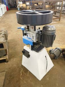 Machine automatique de fraisage de tiges en bois, de fraisage de rainures rondes et de découpe de bois - Product Image 3