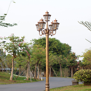 โคมไฟสนามทองเหลืองกลางแจ้ง LED แสงวอร์มไวท์ โคมแก้ว IP66 AC 220V รับประกัน 10 ปี 1800lm 2700K พร้อมเซ็นเซอร์ตรวจจับความเคลื่อนไหว ใช้พลังงานแสงอาทิตย์ - Product Image 2