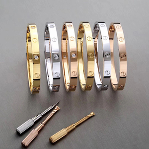 <span class=keywords><strong>Bracciali</strong></span> alla Moda con Zirconi e Design a Vite in Acciaio Inossidabile 316L Placcato Oro 18K per Donne e Uomini - Product Image 5