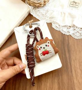 En stock: Llaveros de felpa de dibujos animados con diseño de corazón 3D, bonitos, ecológicos, de tela, con mosquetón, soporte para monedas, colgante para mujer, regalo para niñas, decoración para teléfono - Product Image 4