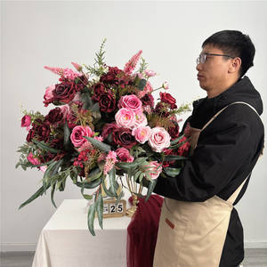 Boule de fleurs artificielles en soie réaliste DKB, faite à la main, décorations de table de mariage - Vente en gros - Product Image 5