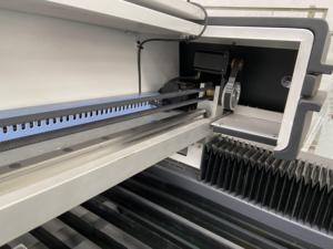 Macchina Laser per Taglio Misto 300W 1325 CO2 per Metallo, Pietra, Incisione Foglie, Acqua per Acrilico, Compensato, Cristallo, Vetro - Product Image 5