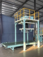 Cette machine d'emballage multifonctionnelle convient au remplissage et à l'emballage de matériaux et d'aliments mixtes.