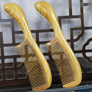 Peine de madera de sándalo verde para masaje del cuero cabelludo, cepillo para el cabello de 15-20 cm para la población en general - Product Image 2