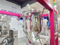 Machine de remplissage de mascara à conception rotative, remplisseuse cosmétique multifonctionnelle automatique pour gloss à lèvres