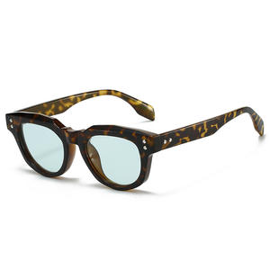 卸売トレンドレディース低<span class=keywords><strong>Moq</strong></span>カスタムサングラスグリーンカスタマイズロゴラウンドサングラス - Product Image 4