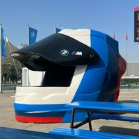Escultura Gigante de Casco de Motocicleta de Carreras de Fibra de Vidrio con Diseño de Dibujos Animados Personalizado, Hecha a Mano, Ecológica, Impermeable, Accesorio de Gran Tamaño