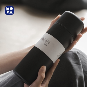 Bouteille d'eau en acier inoxydable OEM 500 ml, nouvelle arrivée, fond <span class=keywords><strong>plat</strong></span>, <span class=keywords><strong>thermos</strong></span> isolé, <span class=keywords><strong>chaud</strong></span> et froid, portable, <span class=keywords><strong>thermos</strong></span> de sport avec logo personnalisé - Product Image 2