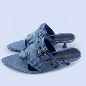 Mules d'été en jean à talons bas pour femme, à bout pointu, à lanières à boucle, style sandales à entre-doigts - Product Image 1