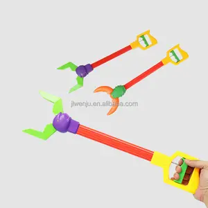 Brinquedo de doces robô em abs, brinquedo de plástico com clique para caranguejo e aperto para crianças