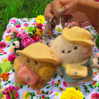 Poupées en peluche mignonnes et douces de différents modèles avec porte-clés et pendentifs brillants